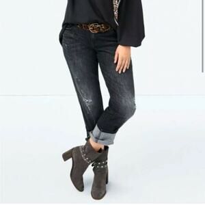 Cabi #3749 Slim Boyfriend Jeans Distressed
Relaxed Fit Denim Shadow Wash Black 2